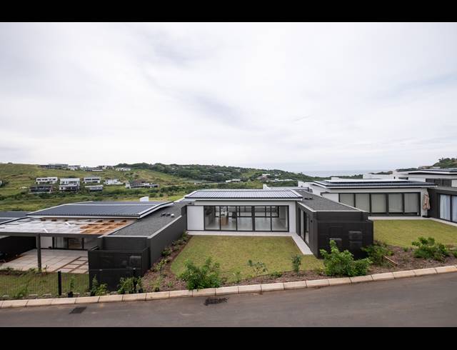 4 BEDROOM TOWNHOUSE FOR SALE IN ZULULAMI LUXURY COASTAL ESTATE
